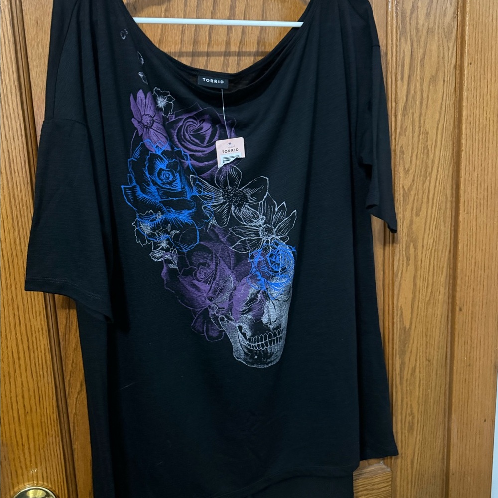 Torrid Black Tee with Vibrant Floral Skull